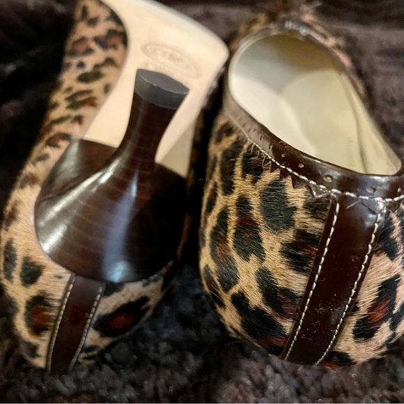 Circa Joan & David Leopard Calf Skin Pump - Picture 8 of 12